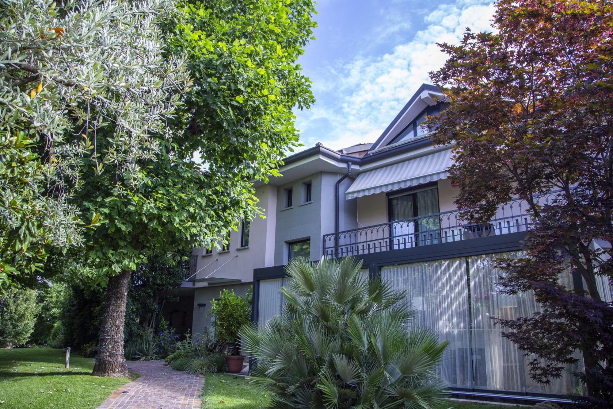 Like Home Boutique Hotel Azzano San Paolo Exteriör bild